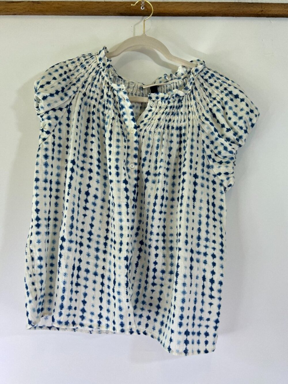 Universal Thread Womens Large Blue White Smocked Cotton Puff Sleeve Blouse Coast